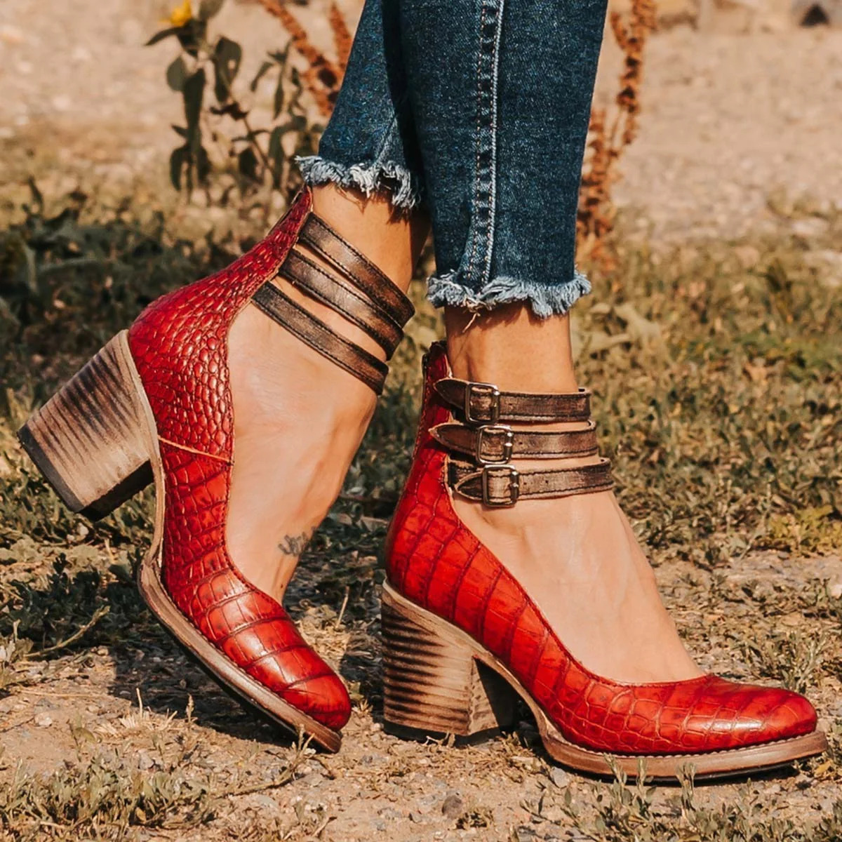 Women's Block-Heel Pumps – Crocodile-Effect Leather Vintage Style | Amelia 2