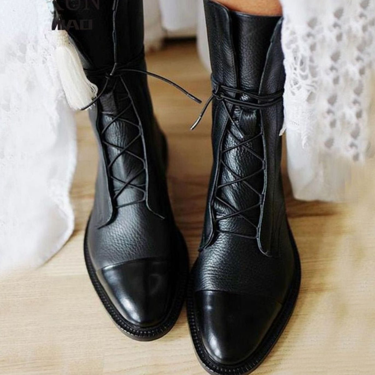 Women's Cap-Toe Lace-Up Casual Boots in Black