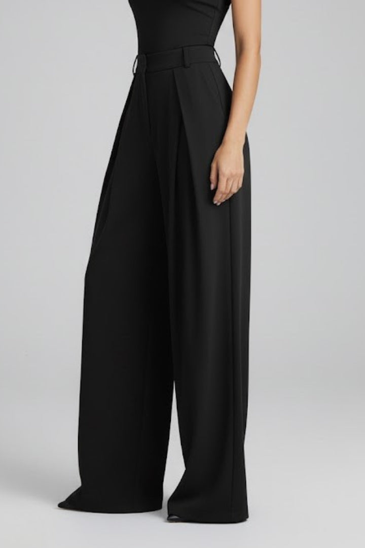 Women's Pleated Workwear Trousers in Black
