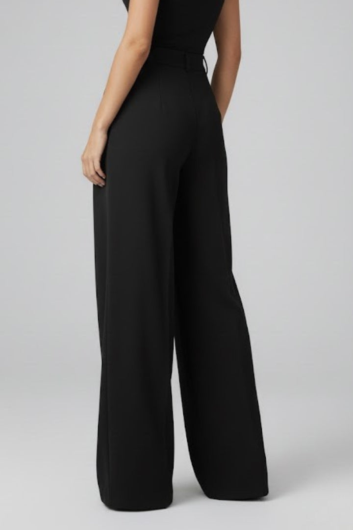 Women's Pleated Workwear Trousers in Black