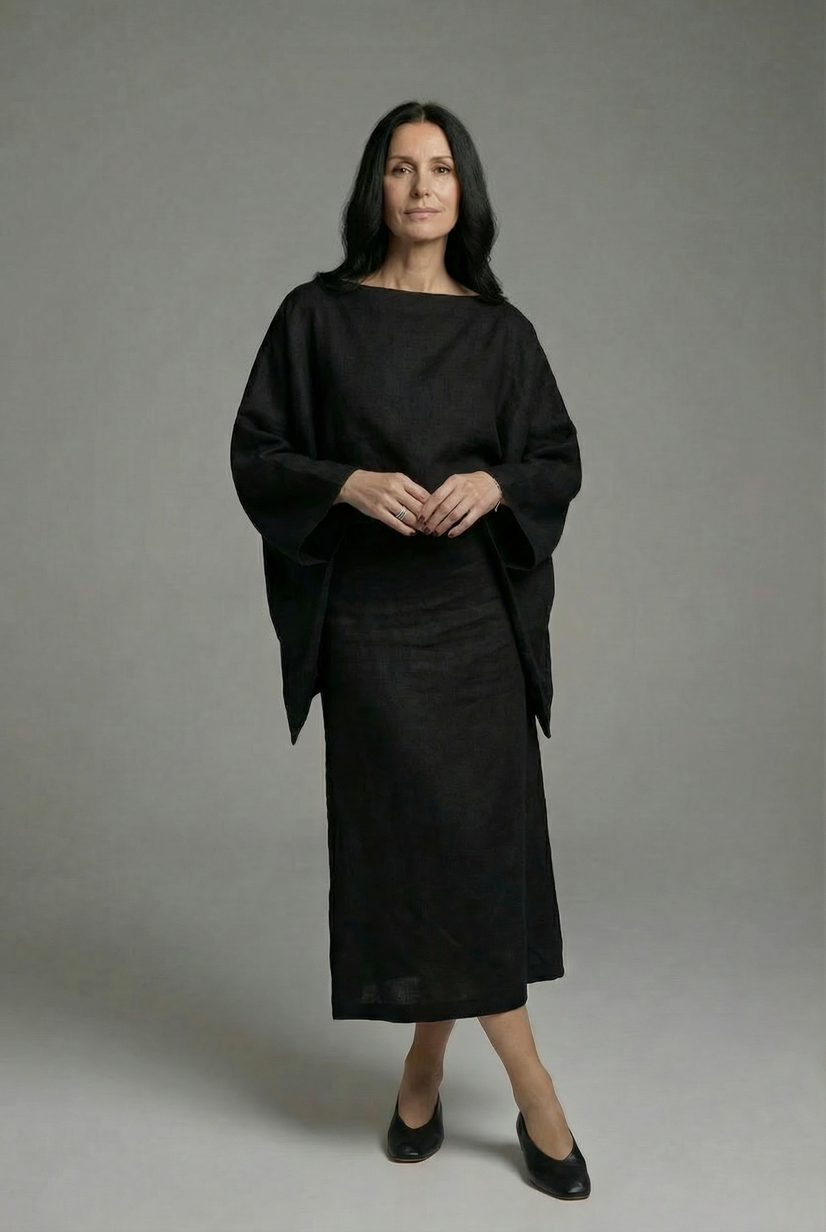 Wide Kimono Sleeve Casual Midi Dress in Black