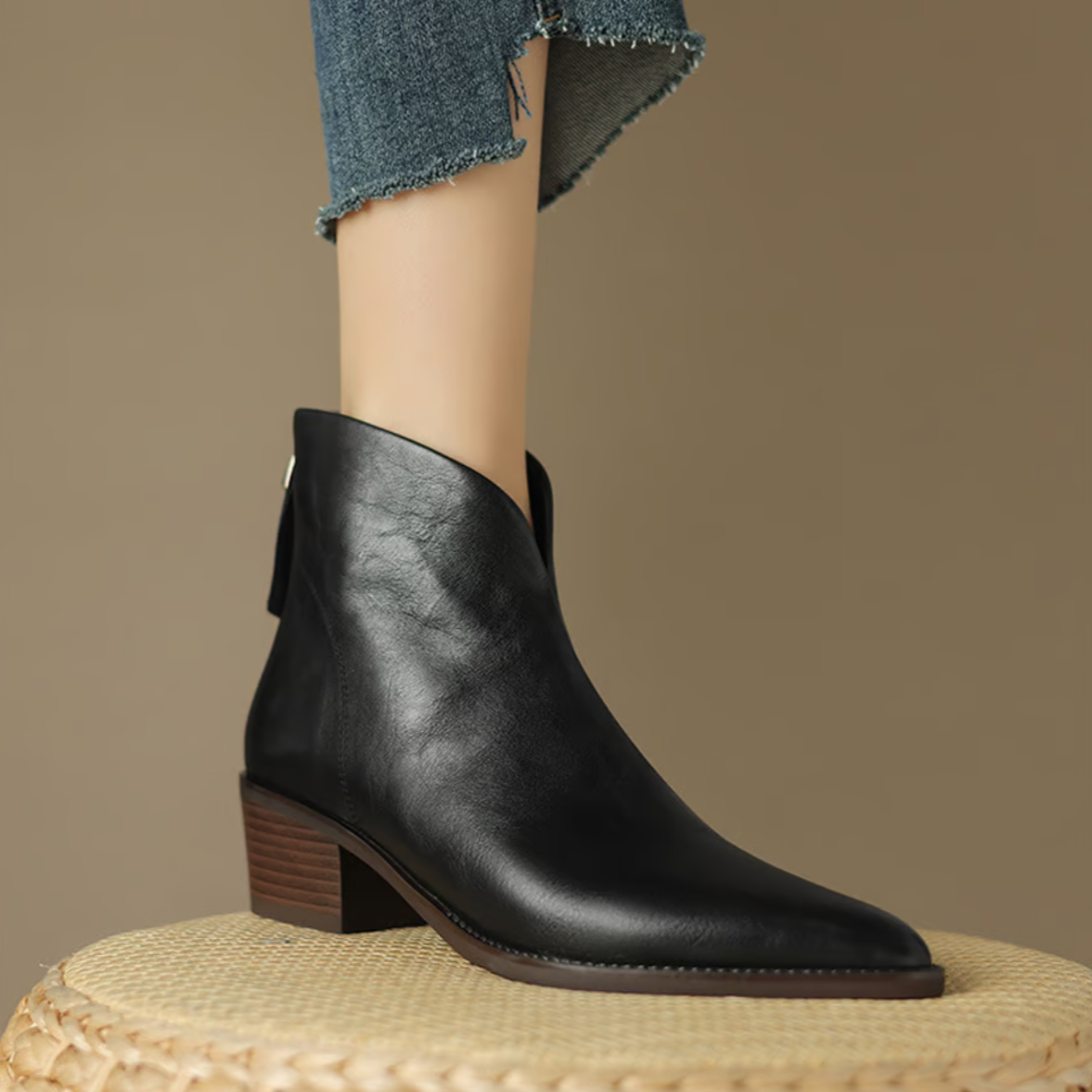 Women's V-Cut Casual Ankle Boots in Black