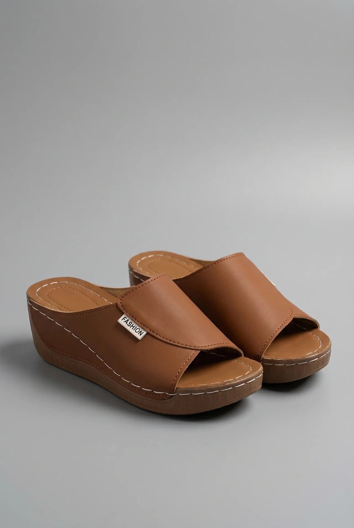 Orthopaedic Open-Toe Holiday Wedges in Camel
