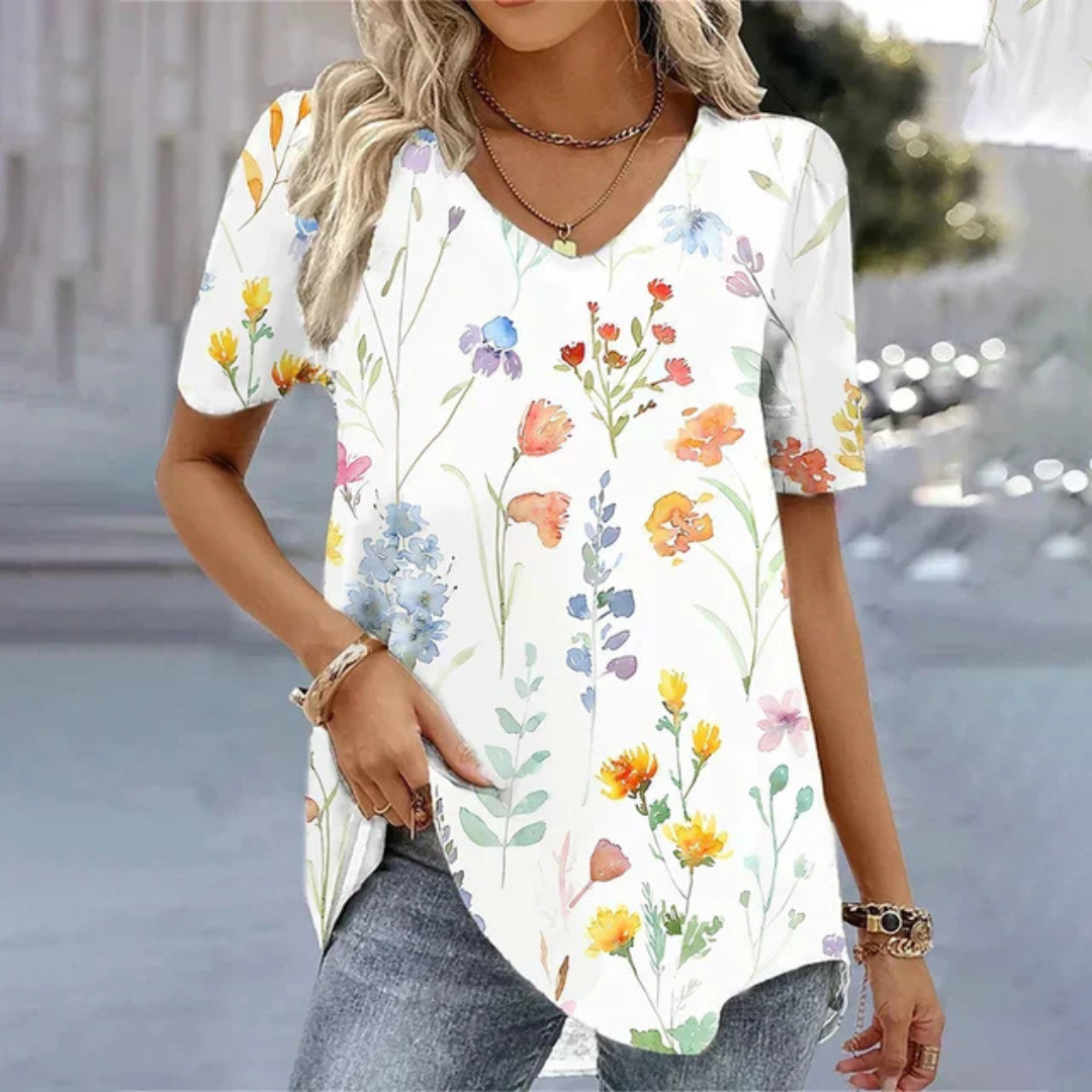 Women's Curved-Hem V-Neck Casual T-Shirt in White
