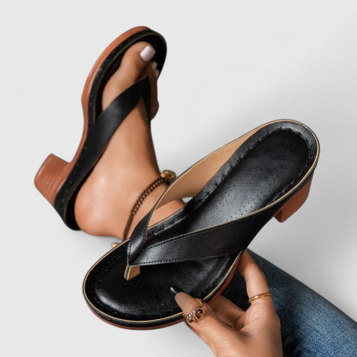 Toe-Post Platform Sole Casual Heels in Black