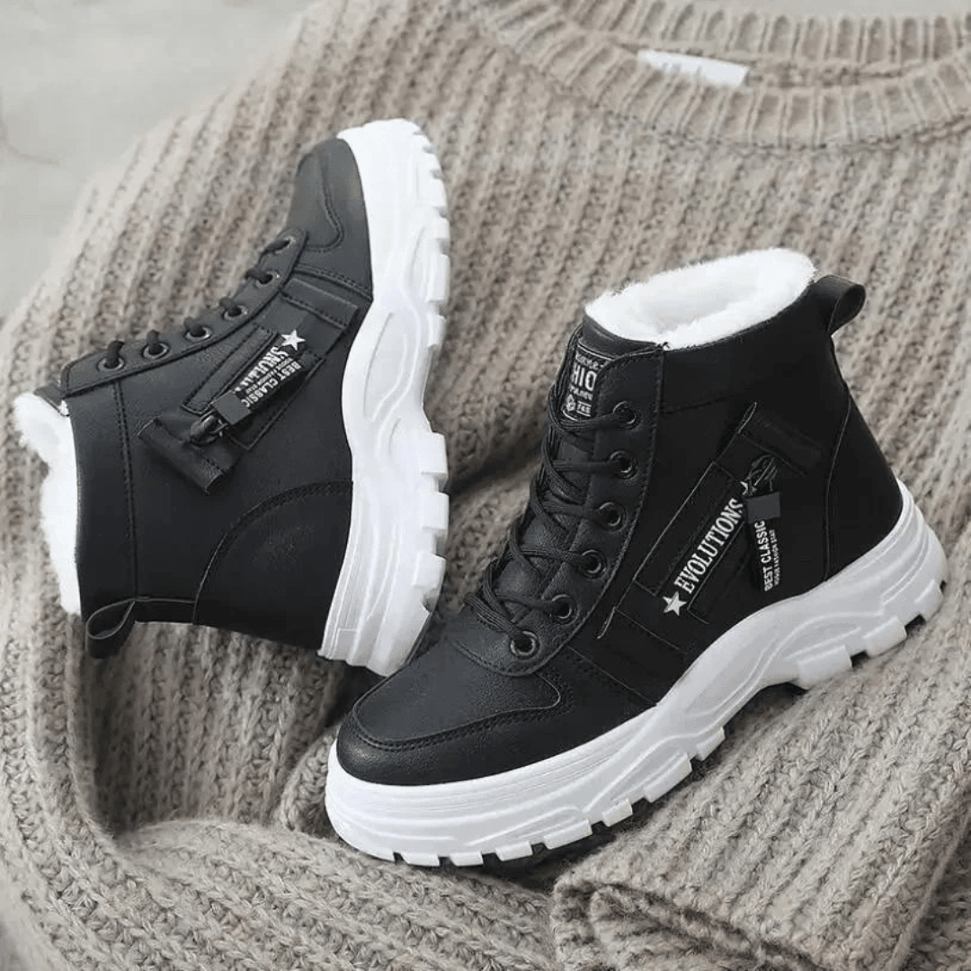 Women's Fleece-Lined High-Top Boots in Black