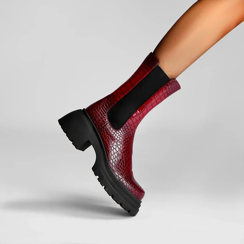 Women's Chunky Platform Chelsea Casual Boots in Burgundy