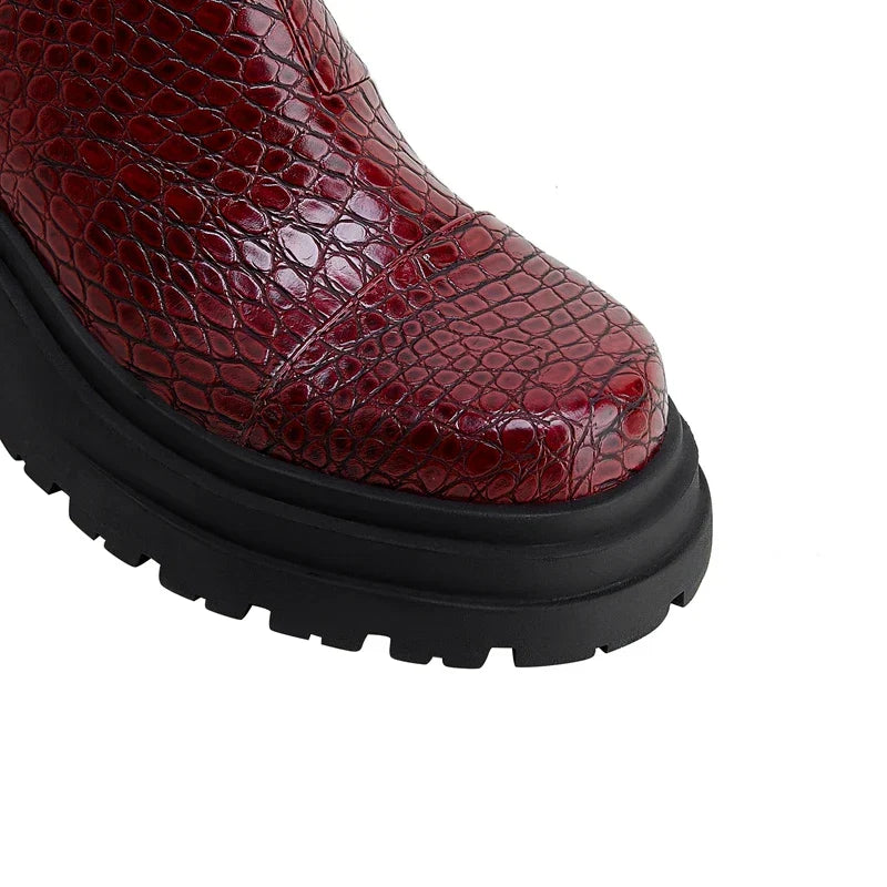 Women's Chunky Platform Chelsea Casual Boots in Burgundy