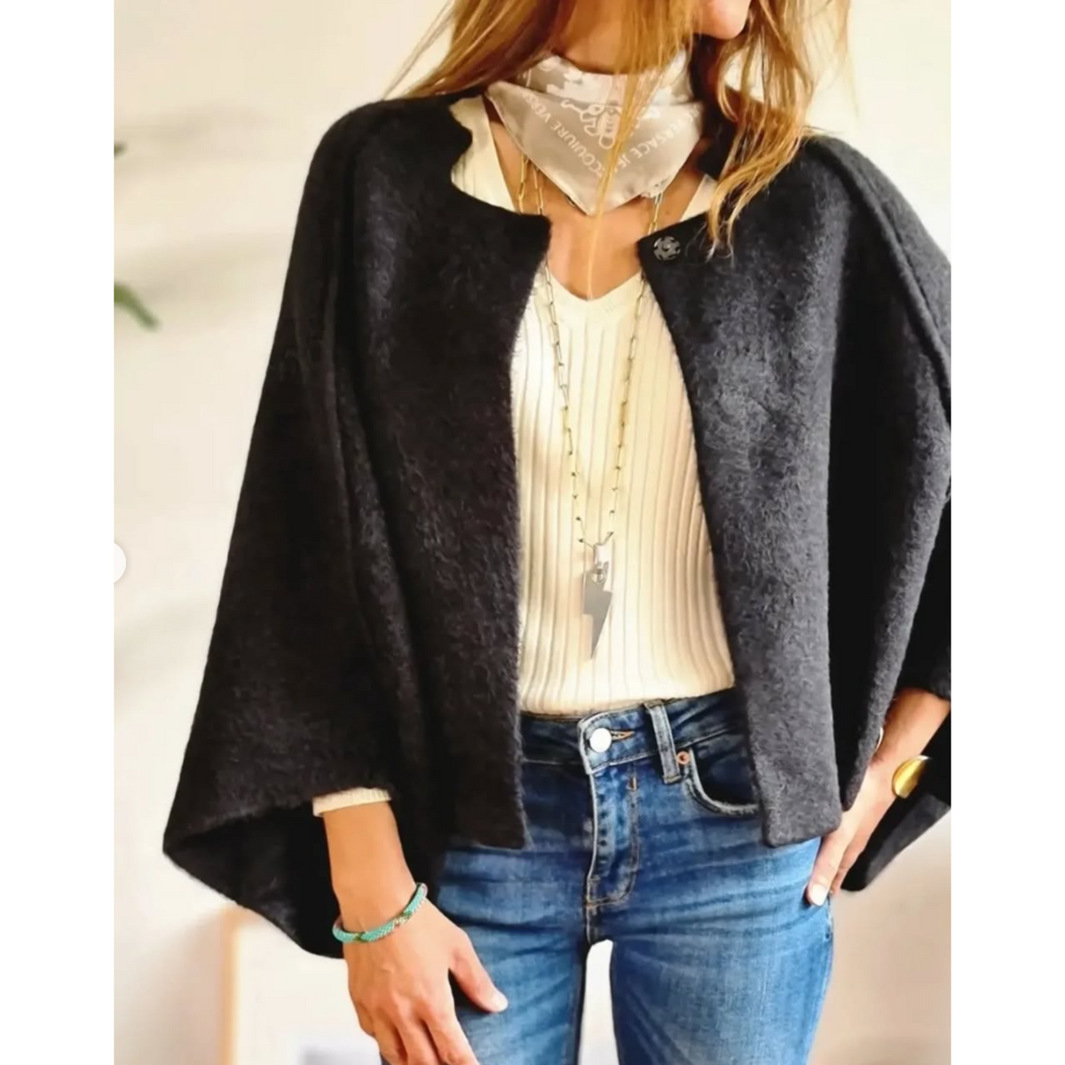 Women's Cropped Casual Jacket in Black