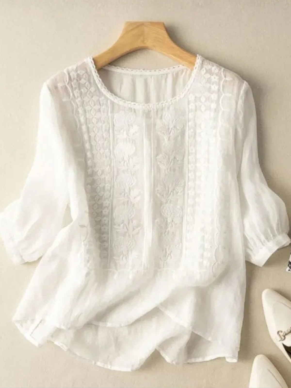 Embroidered Puff-Sleeve Casual Blouse in White