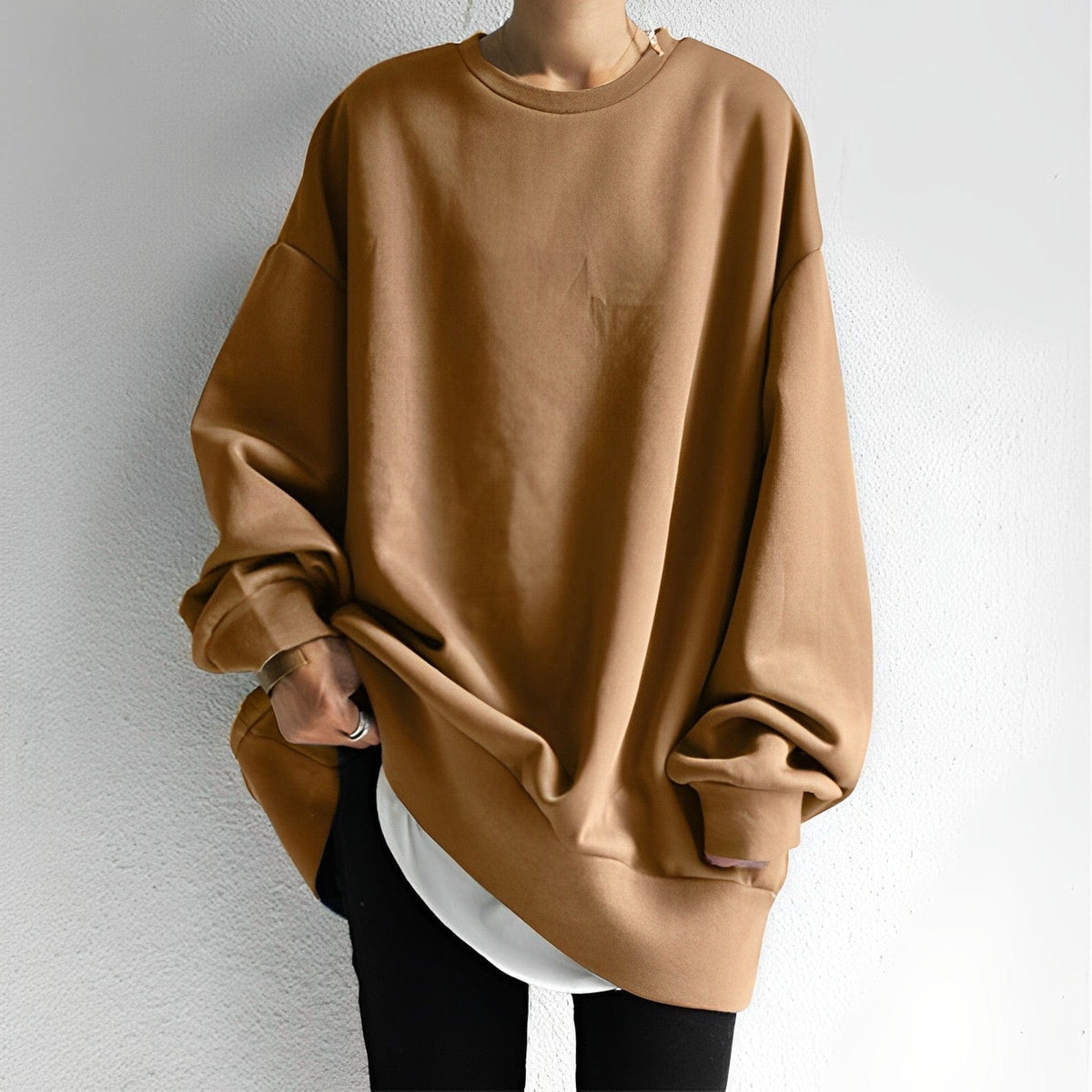 Women's Oversized Casual Sweatshirt in Camel