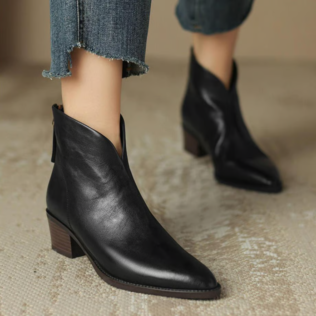 Women's V-Cut Casual Ankle Boots in Black